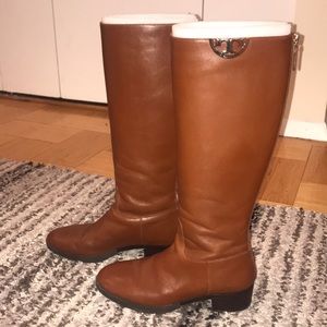 💜OFFERS💜 - Brown Tory Burch Boots!!